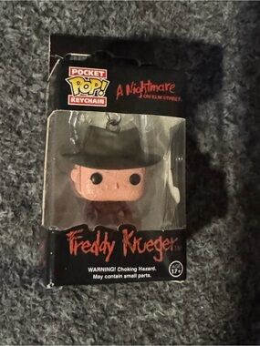 Funko Pocket Pop! Keychain Freddy Krueger - Black Hat, Red/Brown Sweater